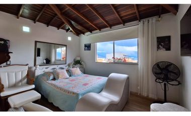 Excelente oportunidad, Casa con 3 Locales Comerciales en Robledo
