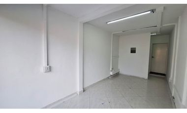 Excelente oportunidad, Casa con 3 Locales Comerciales en Robledo