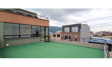 Local u Oficina en Arriendo con Terraza Cota $ 1.500.00