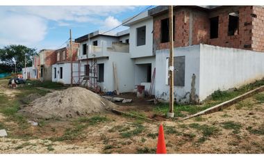 VENDO LOTES URBANOS DE 72 M2 POR EL ESTADIIO DE GIRARDOT CUNDINAMARCA