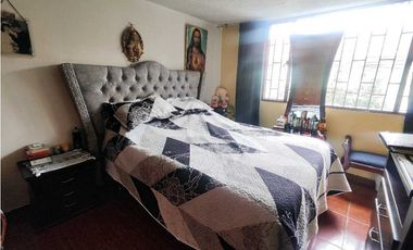 Quiroga: Casa de 4 Pisos + Terraza/ opción apartamento independiente