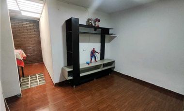 Quiroga: Casa de 4 Pisos + Terraza/ opción apartamento independiente