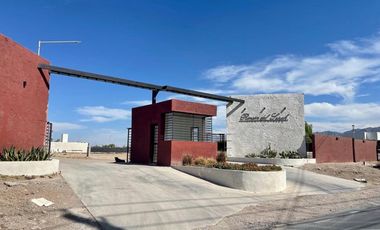 VENTA CASA DE CATEGORIA AMOBLADA EN RIVADAVIA.