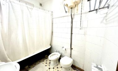 Venta PH 4 amb patio-entrada indep. PB San Isidro