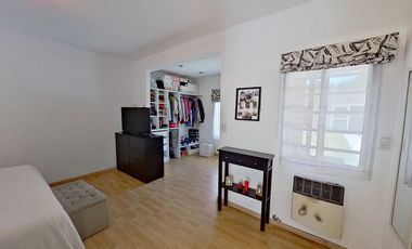 VENTA CASA CUATRO AMBIENTES LONGCHAMPS PILETA