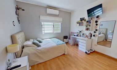 VENTA CASA CUATRO AMBIENTES LONGCHAMPS PILETA