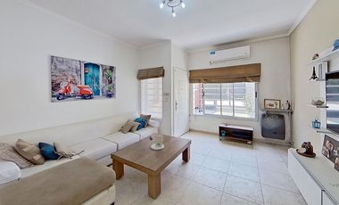 VENTA CASA CUATRO AMBIENTES LONGCHAMPS PILETA