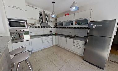VENTA CASA CUATRO AMBIENTES LONGCHAMPS PILETA