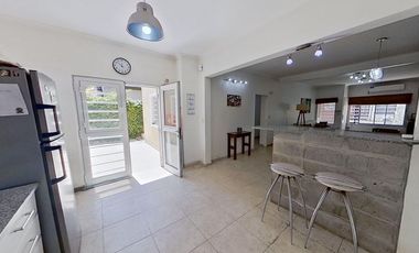 VENTA CASA CUATRO AMBIENTES LONGCHAMPS PILETA