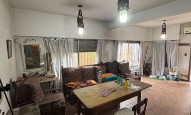VENTA PH 4 AMBIENTES CON COCHERA QUILMES OESTE