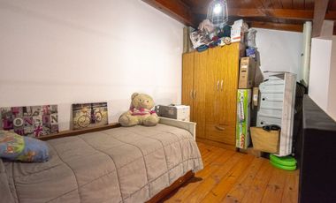 Venta PH 2 ambientes Balcón entre piso sin expensa