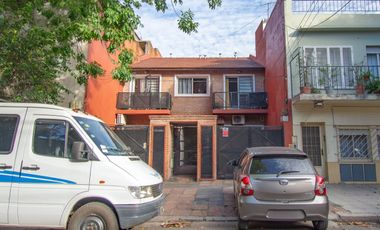Venta PH 2 ambientes Balcón entre piso sin expensa