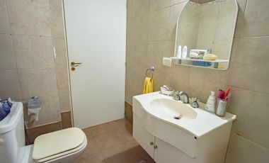 Venta PH 2 ambientes Balcón entre piso sin expensa