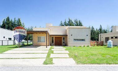 CASA 5 AMBIENTES EN VENTA LAGOS DE SAN ELISEO