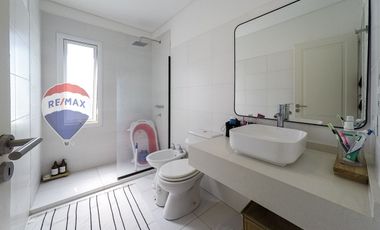CASA 5 AMBIENTES EN VENTA LAGOS DE SAN ELISEO
