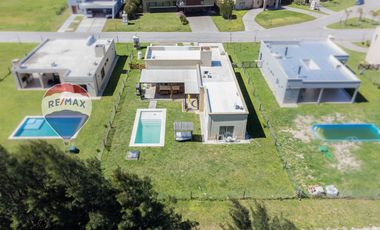 CASA 5 AMBIENTES EN VENTA LAGOS DE SAN ELISEO