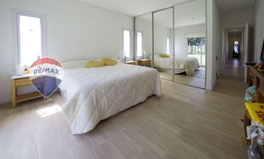 CASA 5 AMBIENTES EN VENTA LAGOS DE SAN ELISEO