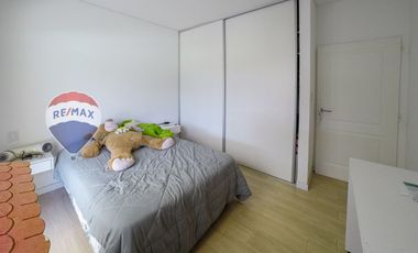 CASA 5 AMBIENTES EN VENTA LAGOS DE SAN ELISEO