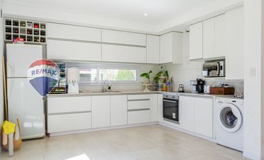 CASA 5 AMBIENTES EN VENTA LAGOS DE SAN ELISEO
