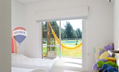 CASA 5 AMBIENTES EN VENTA LAGOS DE SAN ELISEO