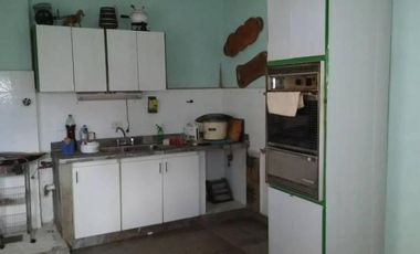 Venta Galpón con dpto en planta alta J.L.Suarez