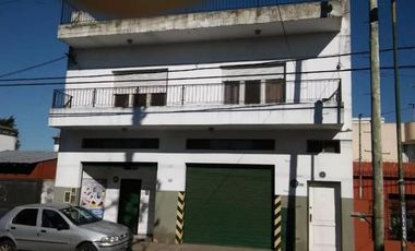 Venta Galpón con dpto en planta alta J.L.Suarez