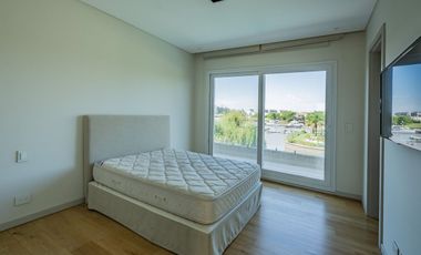 ALQUILER DE LUMINOSA CASA AMOBLADA EN EL YACHT - N