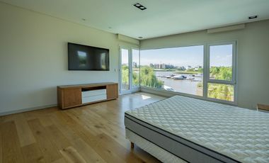 ALQUILER DE LUMINOSA CASA AMOBLADA EN EL YACHT - N