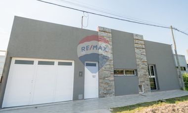 Casa moderna a estrenar en alquiler en Recreo