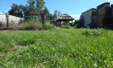 VENTA TERRENO CON PILETA Y QUINCHO EN ANDINO