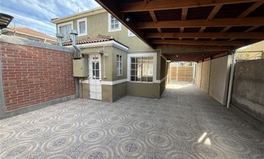 Casa en Arriendo en Juan Segundo Leiva 380, Umbrales II