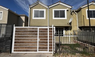 Casa en Arriendo en Juan Segundo Leiva 380, Umbrales II