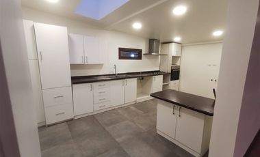 Casa en Arriendo en LAS PERDICES 0570