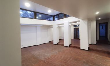 Casa en Arriendo en LAS PERDICES 0570