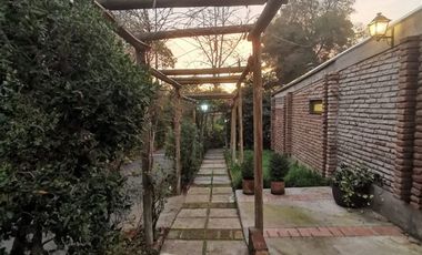 Casa en Arriendo en LAS PERDICES 0570