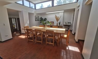 Casa en Arriendo en LAS PERDICES 0570