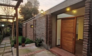 Casa en Arriendo en LAS PERDICES 0570