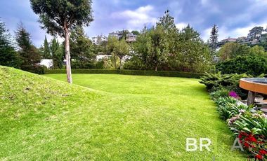 Casa en condominio en venta en Bosques de las Lomas