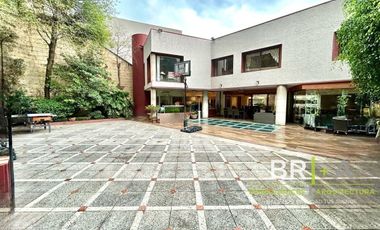 Casa en condominio en venta en Bosques de las Lomas