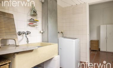 Casa de 8 amb., con piscina y 3 Cocheras. Belgrano - Venta