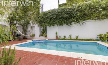 Casa de 8 amb., con piscina y 3 Cocheras. Belgrano - Venta
