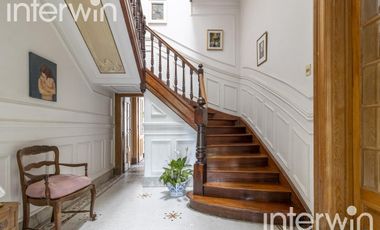 Casa de 8 amb., con piscina y 3 Cocheras. Belgrano - Venta