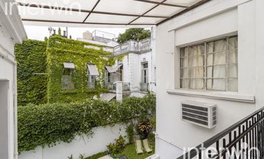 Casa de 8 amb., con piscina y 3 Cocheras. Belgrano - Venta