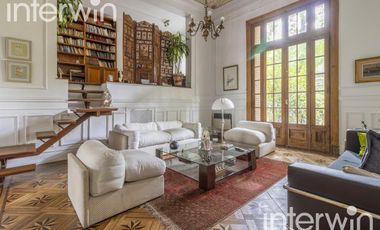 Casa de 8 amb., con piscina y 3 Cocheras. Belgrano - Venta