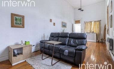 Casa de 8 amb., con piscina y 3 Cocheras. Belgrano - Venta
