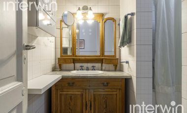 Casa de 8 amb., con piscina y 3 Cocheras. Belgrano - Venta