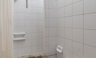 Casa de 8 amb., con piscina y 3 Cocheras. Belgrano - Venta