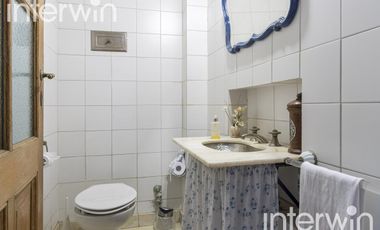 Casa de 8 amb., con piscina y 3 Cocheras. Belgrano - Venta