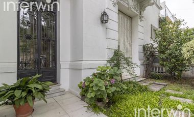 Casa de 8 amb., con piscina y 3 Cocheras. Belgrano - Venta