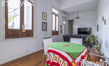 Casa de 8 amb., con piscina y 3 Cocheras. Belgrano - Venta